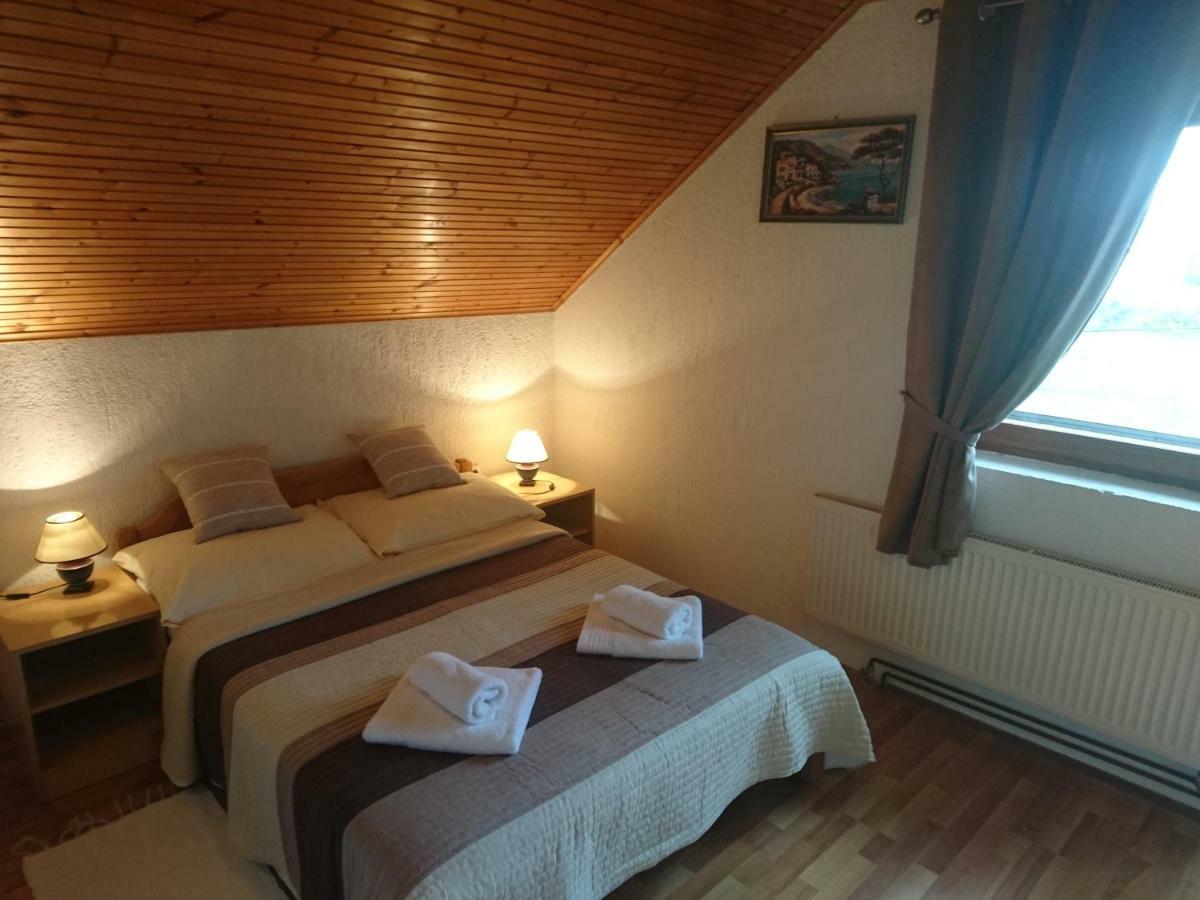 Hotel House Viktoria à Selište Drežničko Extérieur photo